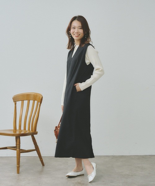 Chez toi（シェトワ）の「長袖シャリニットプルオーバー×Vネックワンピース（ワンピース・レディース・ブラック/ベージュ/インディゴブルー/アイボリー・FREE）」の17枚目の写真