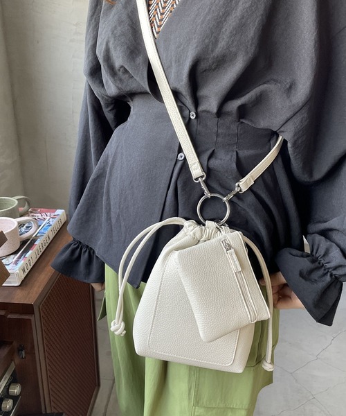 LOWRYS FARM（ローリーズファーム）の「サイフセットキンチャクショルダー　182008（ショルダーバッグ・レディース・アイボリー/グリーン/ブラック/ピンク・FREE）」の2枚目の写真