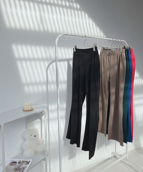 AS KNOW AS plus（アズノゥアズプラス）の「○ストレッチフレアパンツ（スラックス・レディース・ブラック/ピンク/ブルー/グリーン/モカ・FREE）」の11枚目の写真