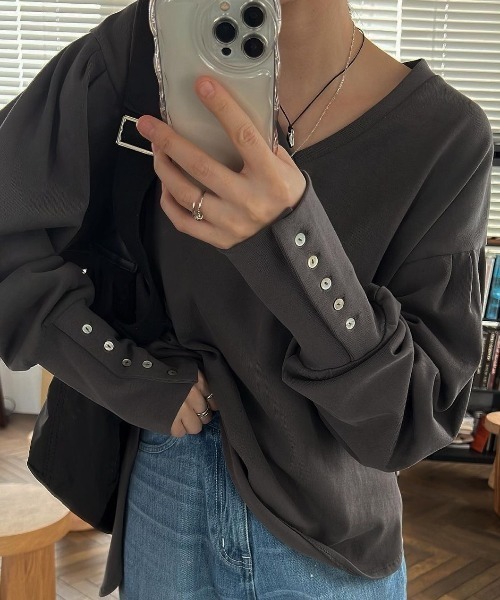 WILLFULLY（ウィルフリー）の「shirt detail long cuffs cut and