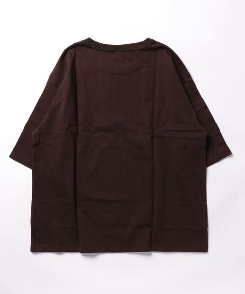 FRUIT OF THE LOOM（フルーツオブザルーム）の「【FRUIT OF THE LOOM】ヘビーオンスコットン100％ ビッグシルエットTシャツ（Tシャツ/カットソー・メンズ・チャコールグレー/ベージュ/ホワイト/ブラウン/ブラック/グレー・LARGE/MEDIUM）」の7枚目の写真