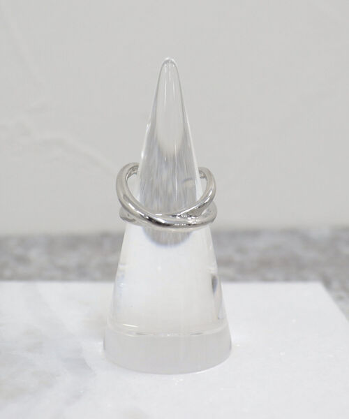 fredy emue（フレディエミュ）の「結び＆クロス2セットリング（リング・レディース・シルバー/ゴールド・FREE）」の6枚目の写真