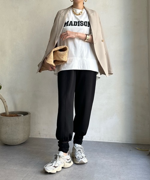 DouDou(ドゥドゥ)の「MADISON スリットTEE(Tシャツ/カットソー・レディース・チャコールグレー/オフホワイト/ライトベージュ・FREE)」の22枚目の写真