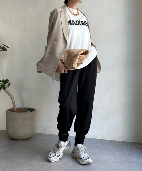DouDou(ドゥドゥ)の「MADISON スリットTEE(Tシャツ/カットソー・レディース・チャコールグレー/オフホワイト/ライトベージュ・FREE)」の9枚目の写真