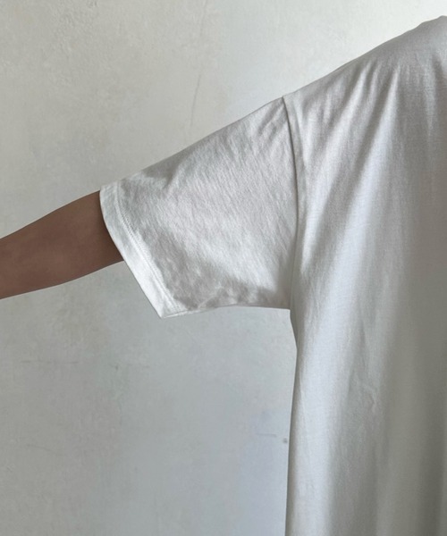 DouDou(ドゥドゥ)の「MADISON スリットTEE(Tシャツ/カットソー・レディース・チャコールグレー/オフホワイト/ライトベージュ・FREE)」の21枚目の写真