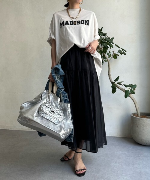 DouDou(ドゥドゥ)の「MADISON スリットTEE(Tシャツ/カットソー・レディース・チャコールグレー/オフホワイト/ライトベージュ・FREE)」の5枚目の写真