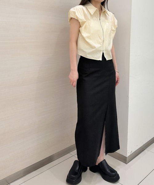 solleim(ソルレム)の「パフショルダージップアップシャツ(シャツ/ブラウス・レディース・ブラック/カーキ/アイボリー・M)」の7枚目の写真