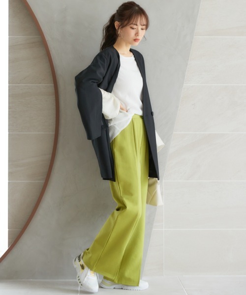 miclat（ミクラ）の「大きいサイズ　袖スリットノーカラージャケット　miclat（ノーカラージャケット・レディース・ライトグレー/ブラック・L/LL/3L/4L/5L）」の4枚目の写真