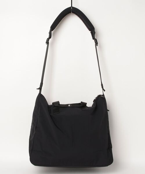 anello(アネロ)の「【anello】GIB4397 極厚パッドかばん 2WAYトートバッグ※(トートバッグ・レディース・ブラック/ネイビー/グレー/グレイッシュベージュ・FREE)」の5枚目の写真