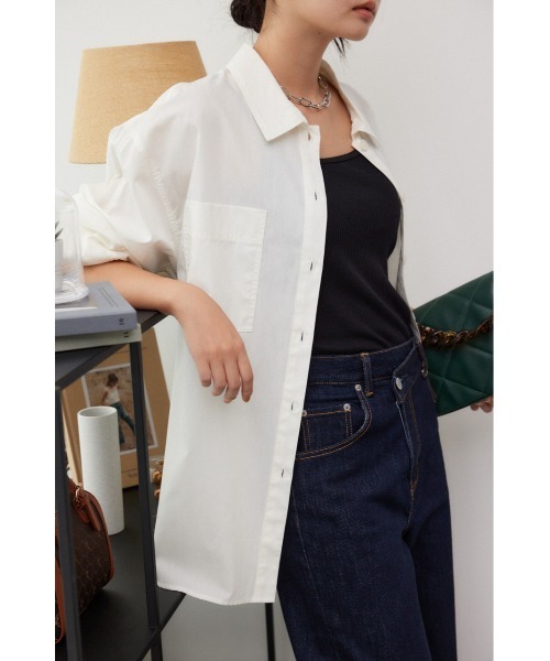 AZUL by moussy（アズールバイマウジー）の「リラテックコットンルーズシャツ（シャツ/ブラウス・レディース・オフホワイト/ブラック系その他/イエロー系その他・SMALL/MEDIUM）」の2枚目の写真