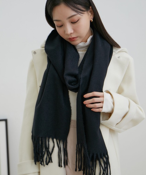 VIS（ビス）の「【リサイクルポリ】なめらかタッチ無地マフラー（マフラー・レディース・ブラック/ライトグレー/オフホワイト/ベージュ/ピンク系その他2/サックスブルー・FREE）」の7枚目の写真