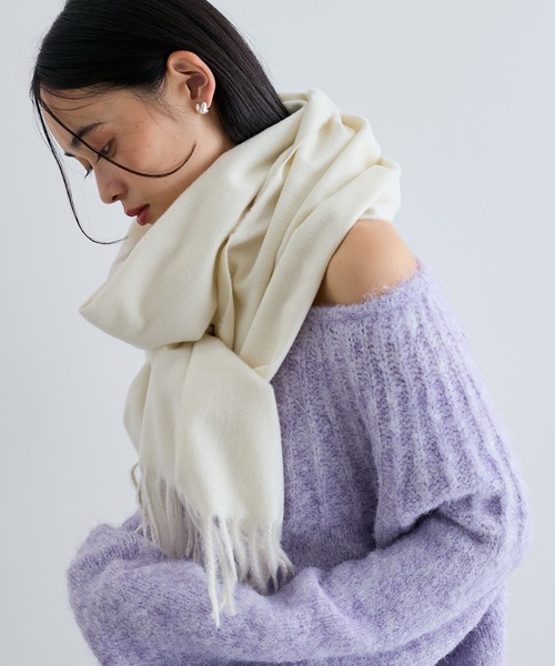 VIS（ビス）の「【リサイクルポリ】なめらかタッチ無地マフラー（マフラー・レディース・ブラック/ライトグレー/オフホワイト/ベージュ/ピンク系その他2/サックスブルー・FREE）」の22枚目の写真