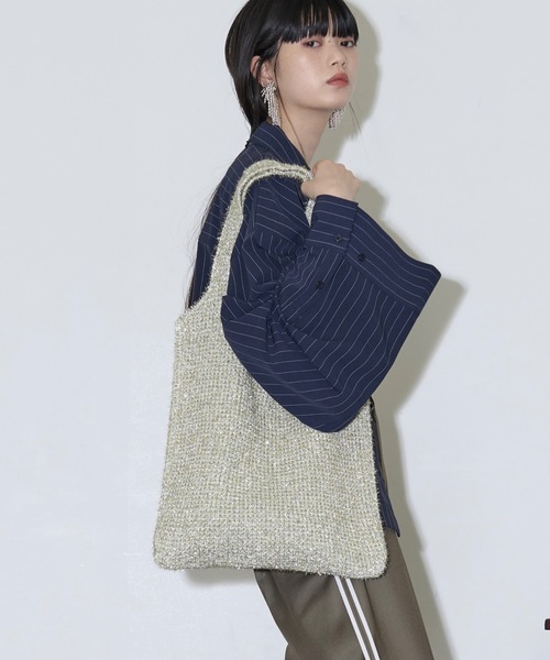 THE YOn(ザヨン)の「グリッターシャギーニットトートバッグ(トートバッグ・レディース・シャンパン/シルバー・FREE)」の18枚目の写真