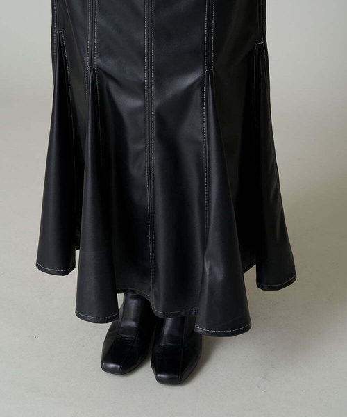 A de a.v.v（アードアー・ヴェ・ヴェ）の「バイカラーステッチマーメイドレザースカート（スカート・レディース・ブラック/カーキ・36/38）」の18枚目の写真