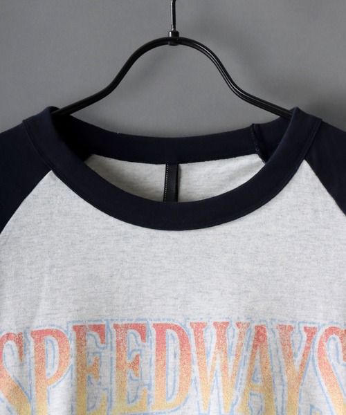SITRY（シトリー）の「Big silhouette Heavy weight vintage print raglan T-shirt/アメリカン ヘビーウェイト ヴィンテージプリント ラグラン Tシャツ（Tシャツ/カットソー・メンズ・ベージュ/ホワイト/ホワイト系その他/ベージュ系その他/グレー系その他/アッシュグレー・M/L/XL）」の7枚目の写真