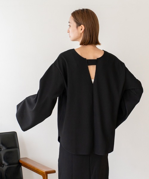 VitaFelice(ヴィータフェリーチェ)の「前後2WAY Vマキシ ビッグトップス(Tシャツ/カットソー・レディース・ブラック/アイボリー・FREE)」の10枚目の写真