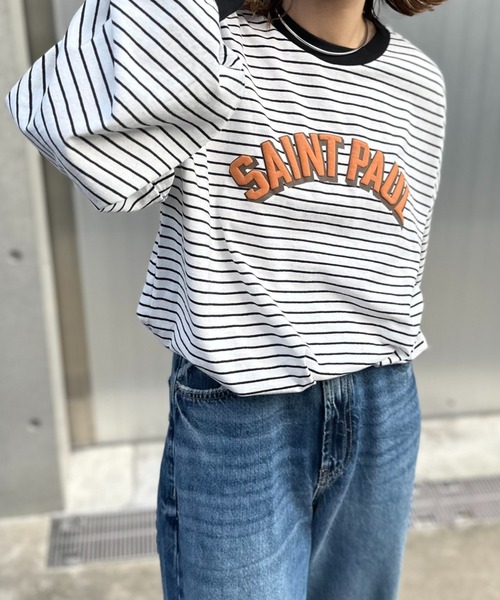 mi via loca(ミヴィアロカ)の「ボーダー配色ボリュームスリーブ発泡ロゴロンT(Tシャツ/カットソー・レディース・ホワイト×ブラック/ブラック×ホワイト/ベージュ系/ホワイト系その他/ブラック系その他/ブラック系その他2・FREE)」の2枚目の写真
