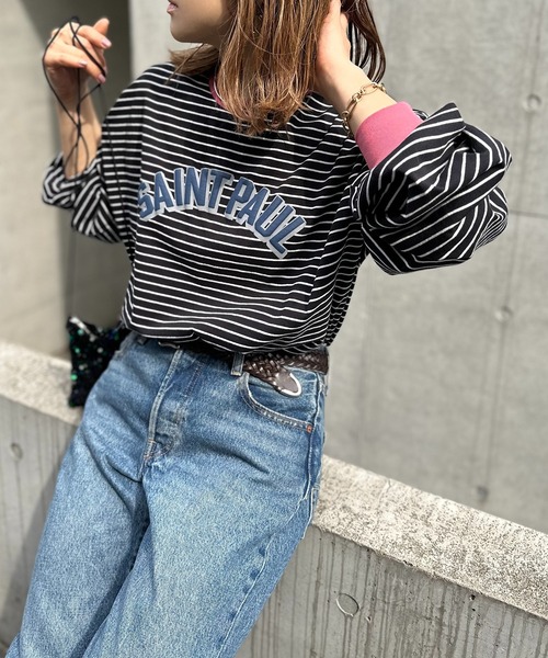 mi via loca(ミヴィアロカ)の「ボーダー配色ボリュームスリーブ発泡ロゴロンT(Tシャツ/カットソー・レディース・ホワイト×ブラック/ブラック×ホワイト/ベージュ系/ホワイト系その他/ブラック系その他/ブラック系その他2・FREE)」の4枚目の写真