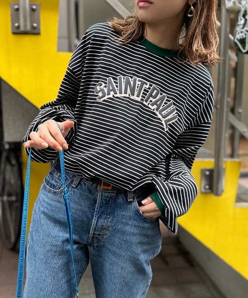 mi via loca(ミヴィアロカ)の「ボーダー配色ボリュームスリーブ発泡ロゴロンT(Tシャツ/カットソー・レディース・ホワイト×ブラック/ブラック×ホワイト/ベージュ系/ホワイト系その他/ブラック系その他/ブラック系その他2・FREE)」の7枚目の写真