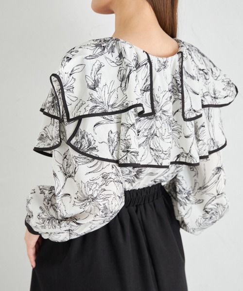 tocco closet(トッコ クローゼット)の「【ZOZO限定】ラインフラワープリントビックカラーブラウス(シャツ/ブラウス・レディース・ブラック/オフホワイト・M)」の4枚目の写真
