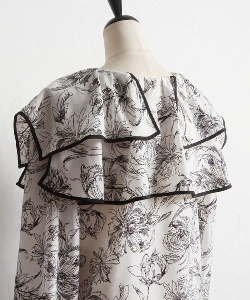 tocco closet(トッコ クローゼット)の「【ZOZO限定】ラインフラワープリントビックカラーブラウス(シャツ/ブラウス・レディース・ブラック/オフホワイト・M)」の15枚目の写真