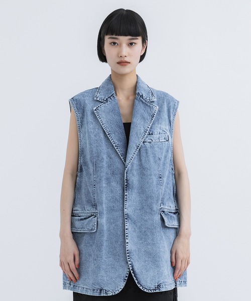 TOGA(トーガ)の「【TOGA PULLA/トーガプルラ】Denim sleeveless jacket/デニムスリーブレスジャケット(ベスト・レディース・ライトブルー・M)」の4枚目の写真