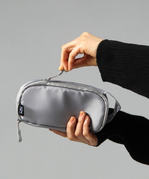 LAKOLE（ラコレ）の「【撥水】ペンケース / 105375（ステーショナリー・レディース・チャコール/グレー・FREE）」の6枚目の写真