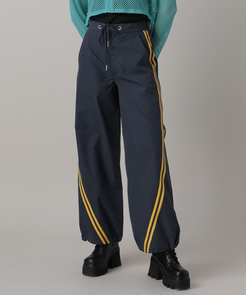 FOREVER 21（フォーエバー トゥエンティーワン）の「【2024SS】パラシュートラインパンツ（その他パンツ・レディース・ブラック/ホワイト/ネイビー・SMALL/MEDIUM）」の3枚目の写真