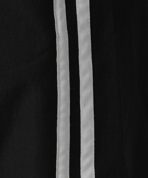 FOREVER 21（フォーエバー トゥエンティーワン）の「【2024SS】パラシュートラインパンツ（その他パンツ・レディース・ブラック/ホワイト/ネイビー・SMALL/MEDIUM）」の6枚目の写真