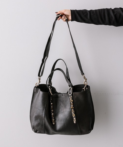 CAMPOMAGGI（カンポマッジ）の「【CAMPOMAGGI(カンポマッジ)】《牛革》ear別注スタッズトートバッグ（トートバッグ・レディース・ブラック・FREE）」の4枚目の写真