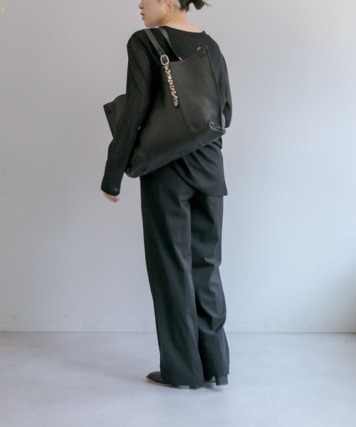 CAMPOMAGGI（カンポマッジ）の「【CAMPOMAGGI(カンポマッジ)】《牛革》ear別注スタッズトートバッグ（トートバッグ・レディース・ブラック・FREE）」の3枚目の写真