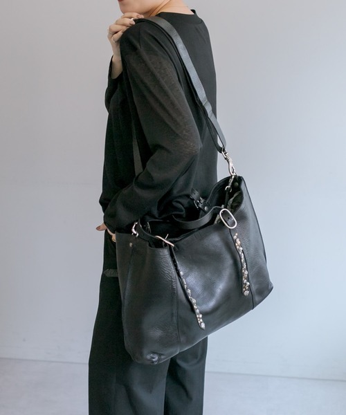 CAMPOMAGGI（カンポマッジ）の「【CAMPOMAGGI(カンポマッジ)】《牛革》ear別注スタッズトートバッグ（トートバッグ・レディース・ブラック・FREE）」の19枚目の写真