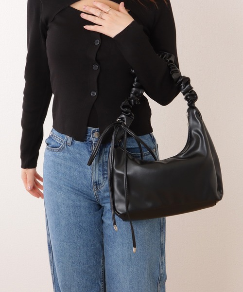 Lace Ladies(レースレディース)の「シュシュ ハンドル ショルダー バッグ(ショルダーバッグ・レディース・アイボリー/ブラック・FREE)」の11枚目の写真