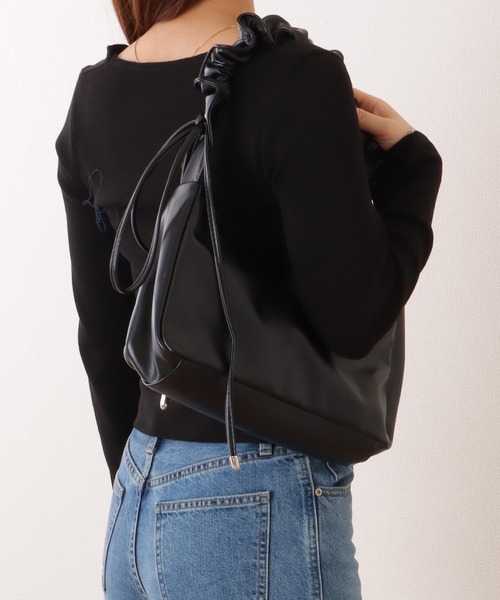 Lace Ladies(レースレディース)の「シュシュ ハンドル ショルダー バッグ(ショルダーバッグ・レディース・アイボリー/ブラック・FREE)」の15枚目の写真