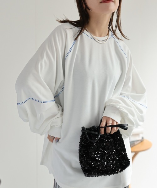 ap retro(アプレトロ)の「2way配色ステッチトップス(Tシャツ/カットソー・レディース・オフホワイト/ブラック/グレイッシュベージュ・FREE)」の1枚目の写真