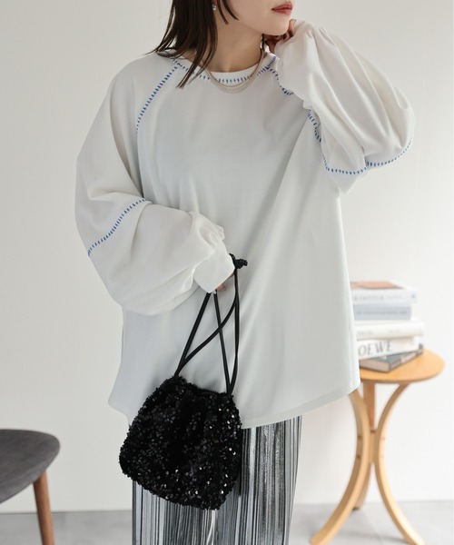 ap retro(アプレトロ)の「2way配色ステッチトップス(Tシャツ/カットソー・レディース・オフホワイト/ブラック/グレイッシュベージュ・FREE)」の5枚目の写真