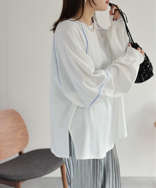 ap retro(アプレトロ)の「2way配色ステッチトップス(Tシャツ/カットソー・レディース・オフホワイト/ブラック/グレイッシュベージュ・FREE)」の9枚目の写真