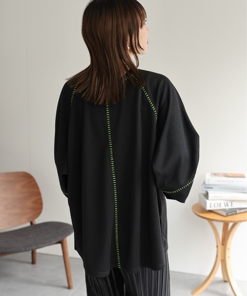ap retro(アプレトロ)の「2way配色ステッチトップス(Tシャツ/カットソー・レディース・オフホワイト/ブラック/グレイッシュベージュ・FREE)」の19枚目の写真