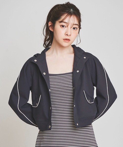 31 Sons de mode（トランテアン　ソン　ドゥ　モード）の「配色ラインフーディーブルゾン（マウンテンパーカー・レディース・ライトグレー/チャコールグレー/オフホワイト・36/38）」の6枚目の写真