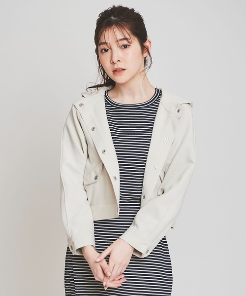 31 Sons de mode（トランテアン　ソン　ドゥ　モード）の「配色ラインフーディーブルゾン（マウンテンパーカー・レディース・ライトグレー/チャコールグレー/オフホワイト・36/38）」の21枚目の写真