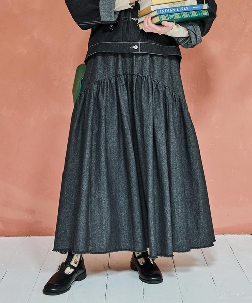 Crisp（クリスプ）の「ギャザーデザインフリンジデニムスカート（デニムスカート・レディース・ブルー/ブラック/ネイビー・FREE）」の9枚目の写真