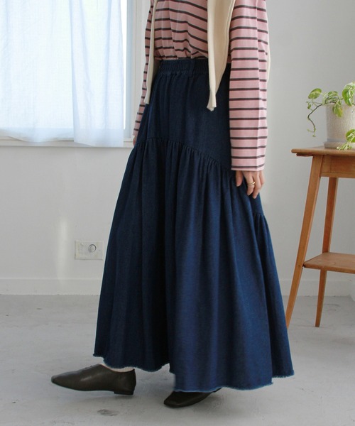 Crisp（クリスプ）の「ギャザーデザインフリンジデニムスカート（デニムスカート・レディース・ブルー/ブラック/ネイビー・FREE）」の15枚目の写真