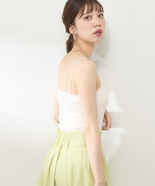 natural couture（ナチュラルクチュール）の「【WEB限定】カップ付きフライスキャミ（キャミソール・レディース・オフホワイト/ベージュ/ブラック・FREE）」の4枚目の写真