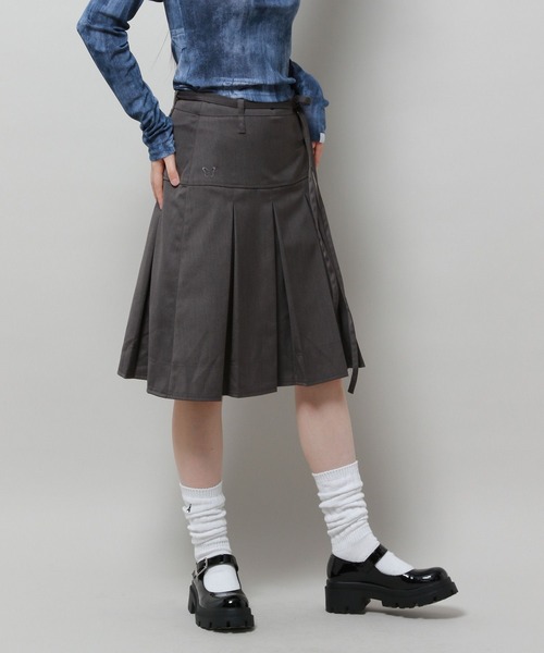 FANCY CLUB（ファンシークラブ）の「NASTY FANCY CLUB／ボタンプリーツスカート（スカート・レディース・グレー/ブラック・SMALL）」の16枚目の写真