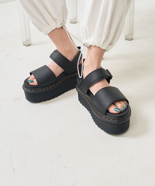 Dr. Martens(ドクターマーチン)の「Dr.Martens/ドクターマーチン Voss Quad/プラットフォームレザーサンダル 限定展開(サンダル・レディース・ブラック・5/3/4/6)」の15枚目の写真