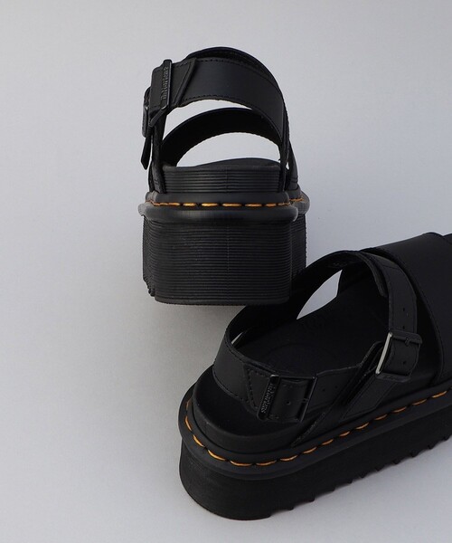 Dr. Martens(ドクターマーチン)の「Dr.Martens/ドクターマーチン Voss Quad/プラットフォームレザーサンダル 限定展開(サンダル・レディース・ブラック・5/3/4/6)」の3枚目の写真