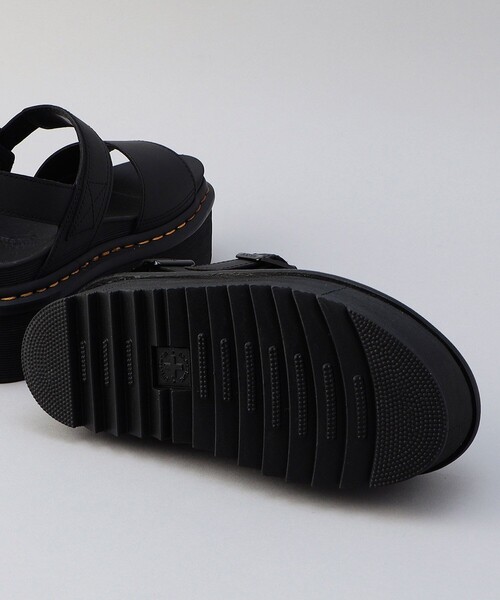 Dr. Martens(ドクターマーチン)の「Dr.Martens/ドクターマーチン Voss Quad/プラットフォームレザーサンダル 限定展開(サンダル・レディース・ブラック・5/3/4/6)」の2枚目の写真
