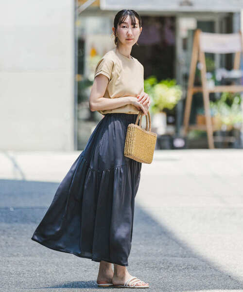 ITEMS URBANRESEARCH(アイテムズ アーバンリサーチ)の「フレンチTシャツ×ティアードスカート(ワンピース・レディース・ブラック系その他/ホワイト系その他/ベージュ系その他・FREE)」の1枚目の写真