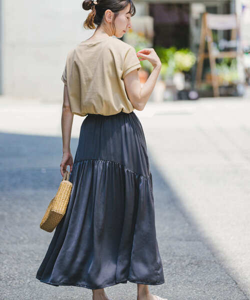 ITEMS URBANRESEARCH(アイテムズ アーバンリサーチ)の「フレンチTシャツ×ティアードスカート(ワンピース・レディース・ブラック系その他/ホワイト系その他/ベージュ系その他・FREE)」の22枚目の写真