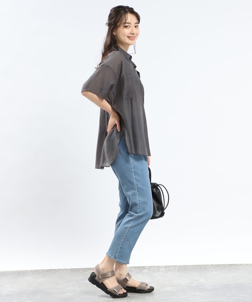 GLOBAL WORK Smile Seed Store（グローバルワーク スマイルシードストア）の「シアーシャツ半袖/112068（シャツ/ブラウス・レディース・チャコール/グレイッシュベージュ・LARGE/X-LARGE/MEDIUM/SMALL）」の13枚目の写真